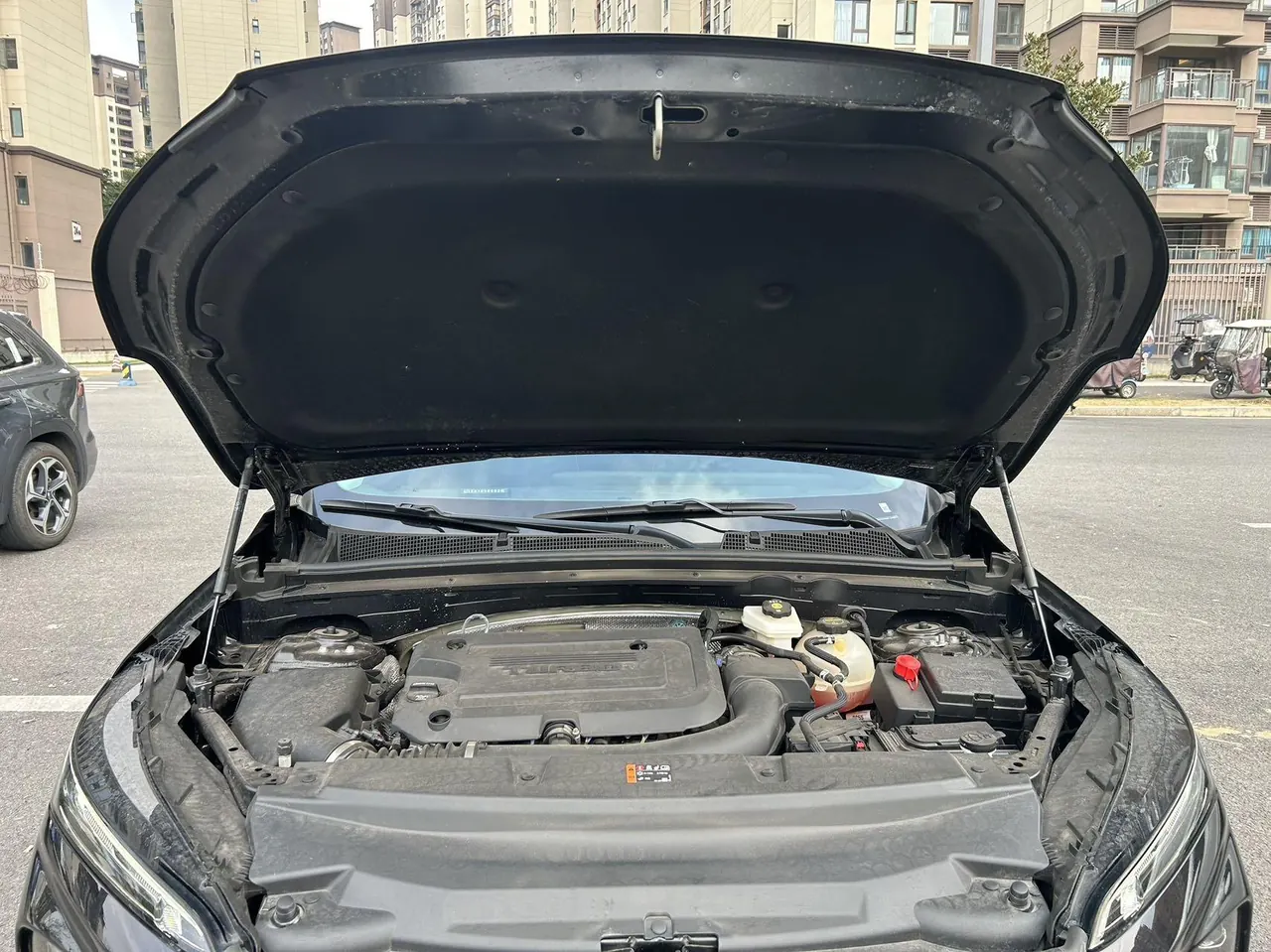 Buick 2025 Angkewei Plus 2.0T 28T Two-Drive Platinum Edition Automatic Gear 7