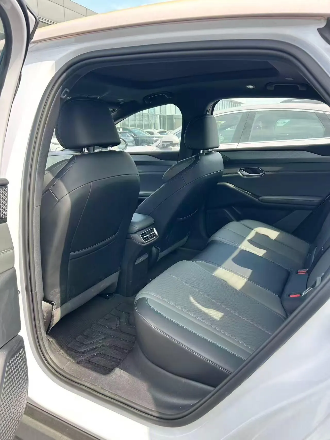 BYD 2025 Qin L EV 545KM Exceed automatic gear 4