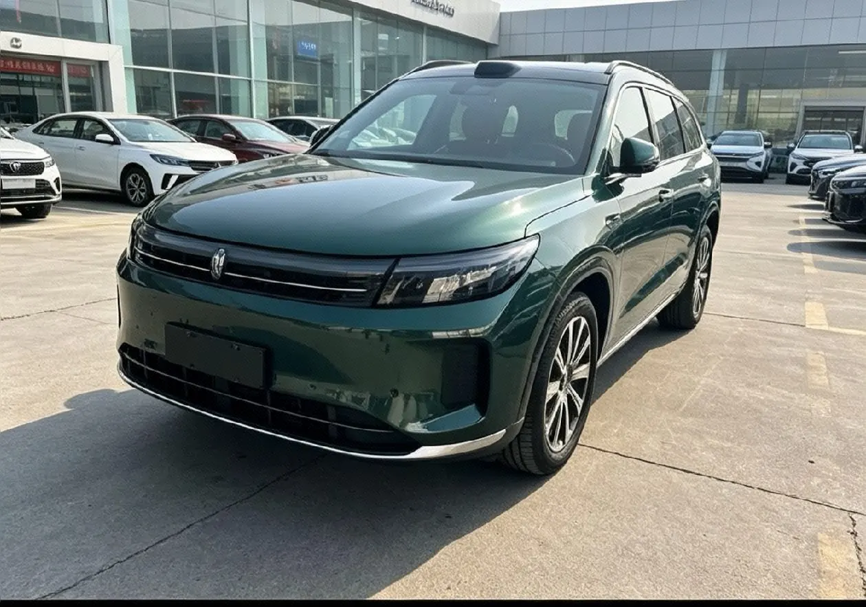 Открыть галерею: AITO 2024 AITO M7 Smart Drive Four-wheel Drive Ultra Edition 5-seat Automatic Gear