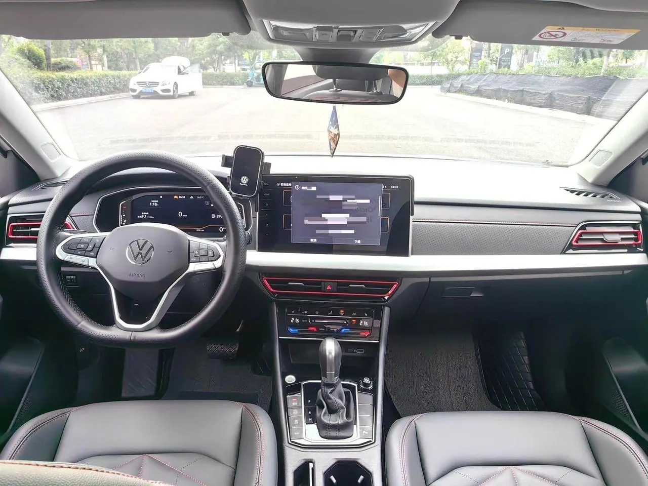 Volkswagen 2024 Lavida 1.5TSI 300TSI Star Leading Edition Automatic Gear 3