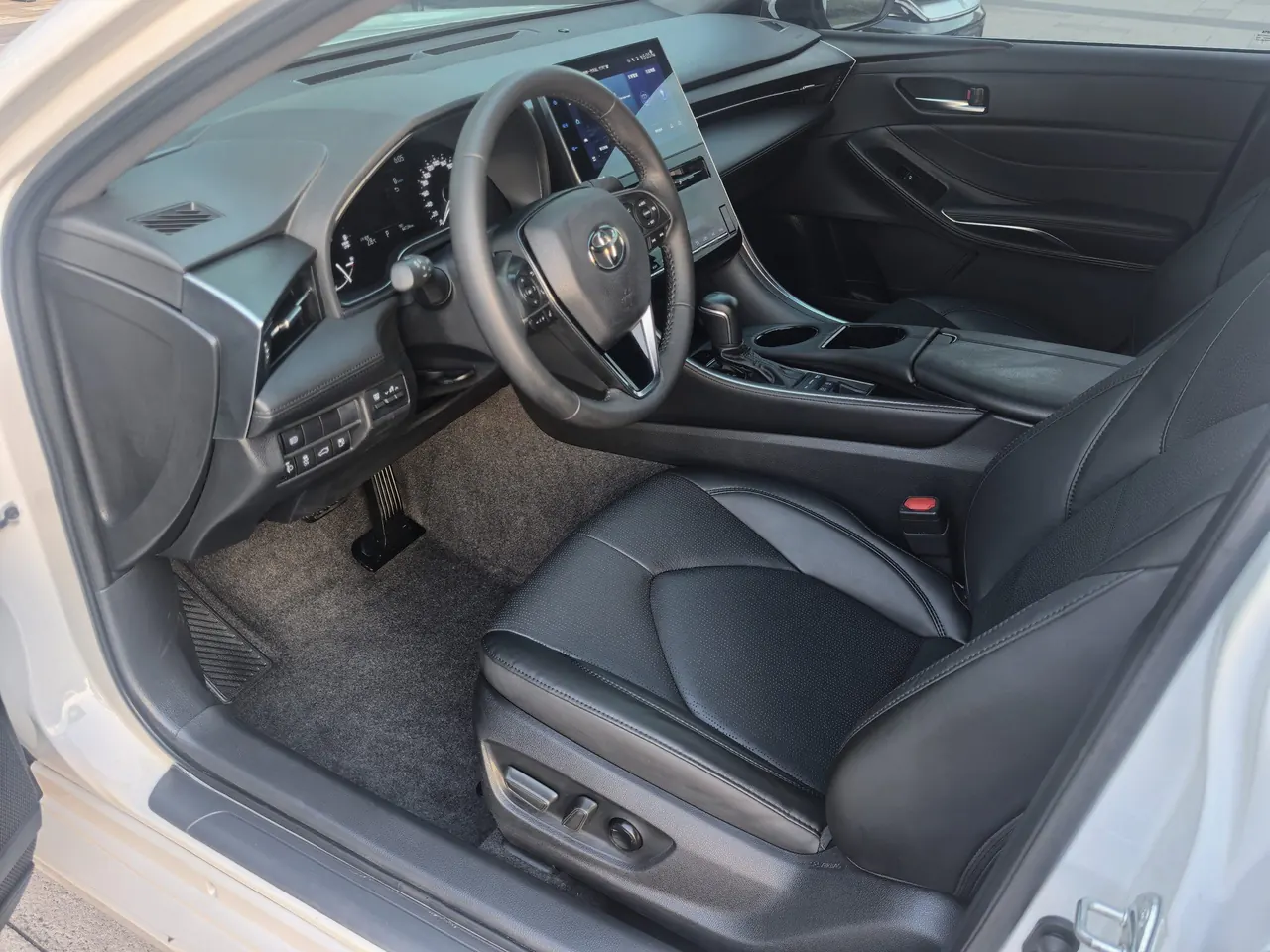 Toyota 2022 Asian Dragon 2.5 Deluxe Edition Automatic 8