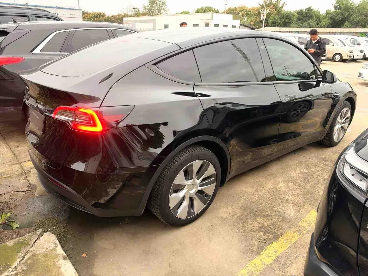 Tesla 2022 Model Y rear-wheel drive version (facelift) automatic gear 3