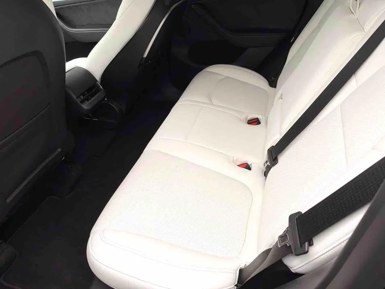 Tesla 2022 Model Y rear-wheel drive version (facelift) automatic gear 5