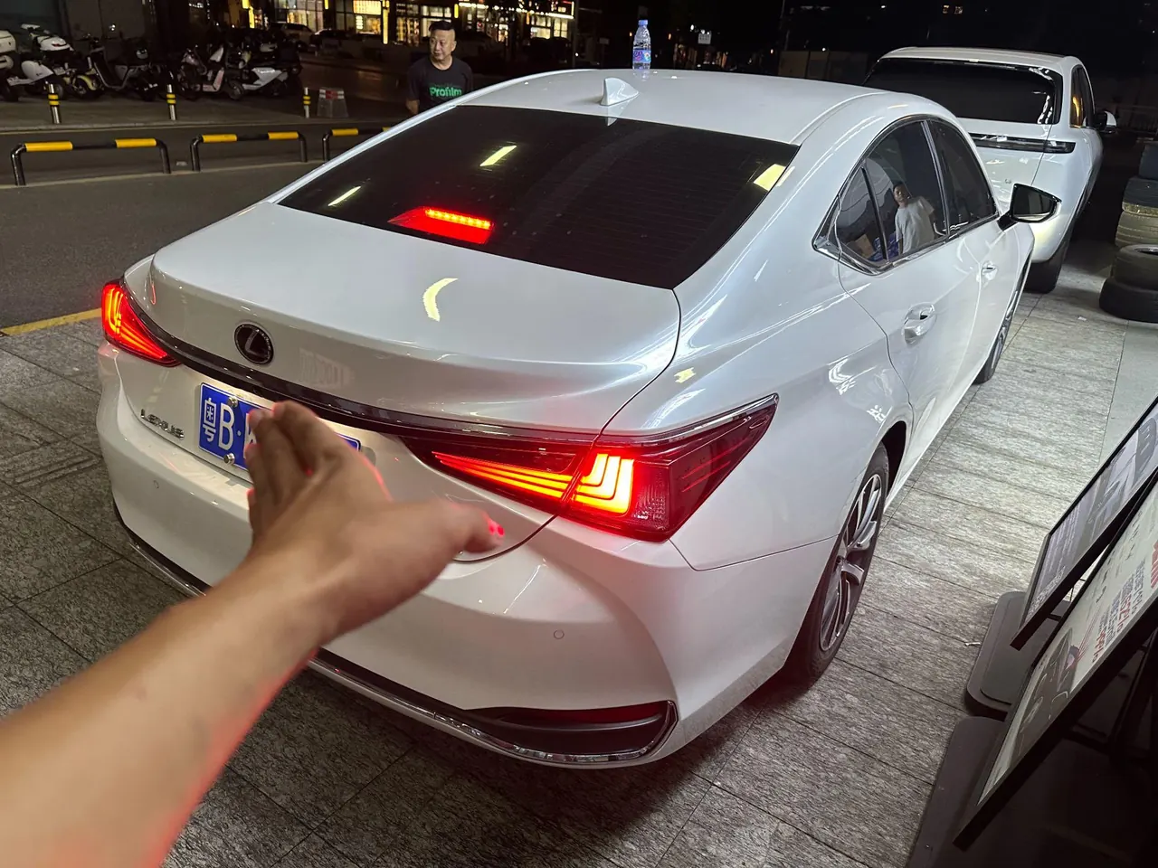 Lexus ES (Imported) 2020 ES200 2.0 Stepless Deluxe Edition Automatic Gear 4