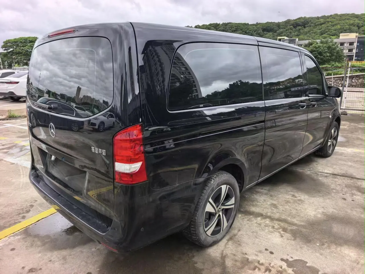 Mercedes Benz 2024 Vito 2.0T Business Edition 9-seat Automatic Gear 6