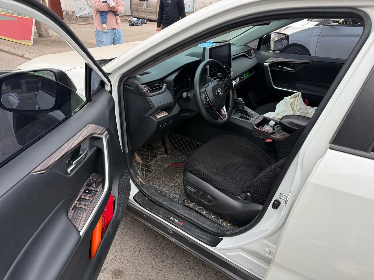 Toyota 2020 RAV4 Rongbo 2.0 Stepless Two-Drive Fashion Edition PLUS Automatic Gear 5