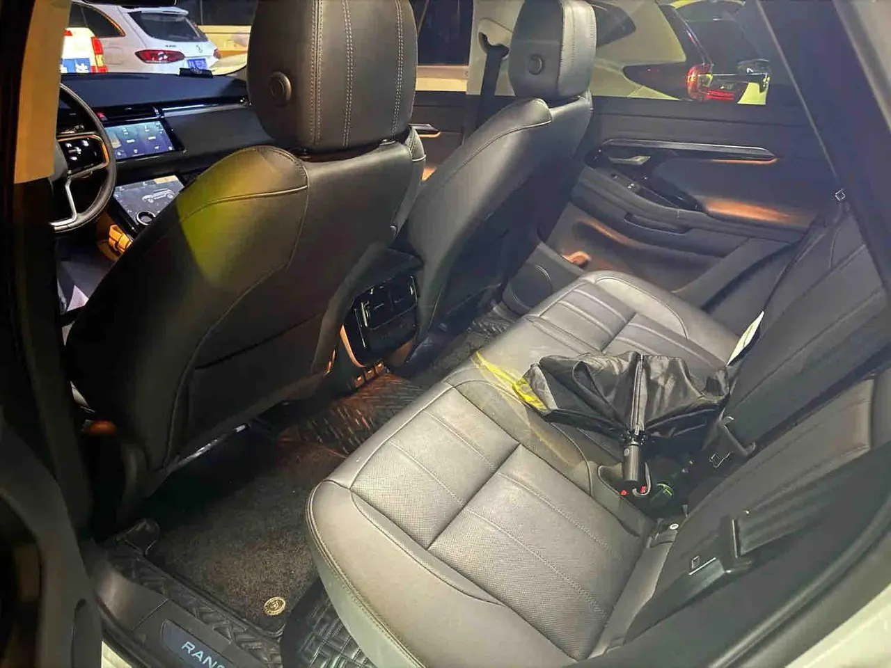 Land Rover 2023 Range Rover Aurora L 48V 2.0T 249PS Deluxe Automatic Gear 3