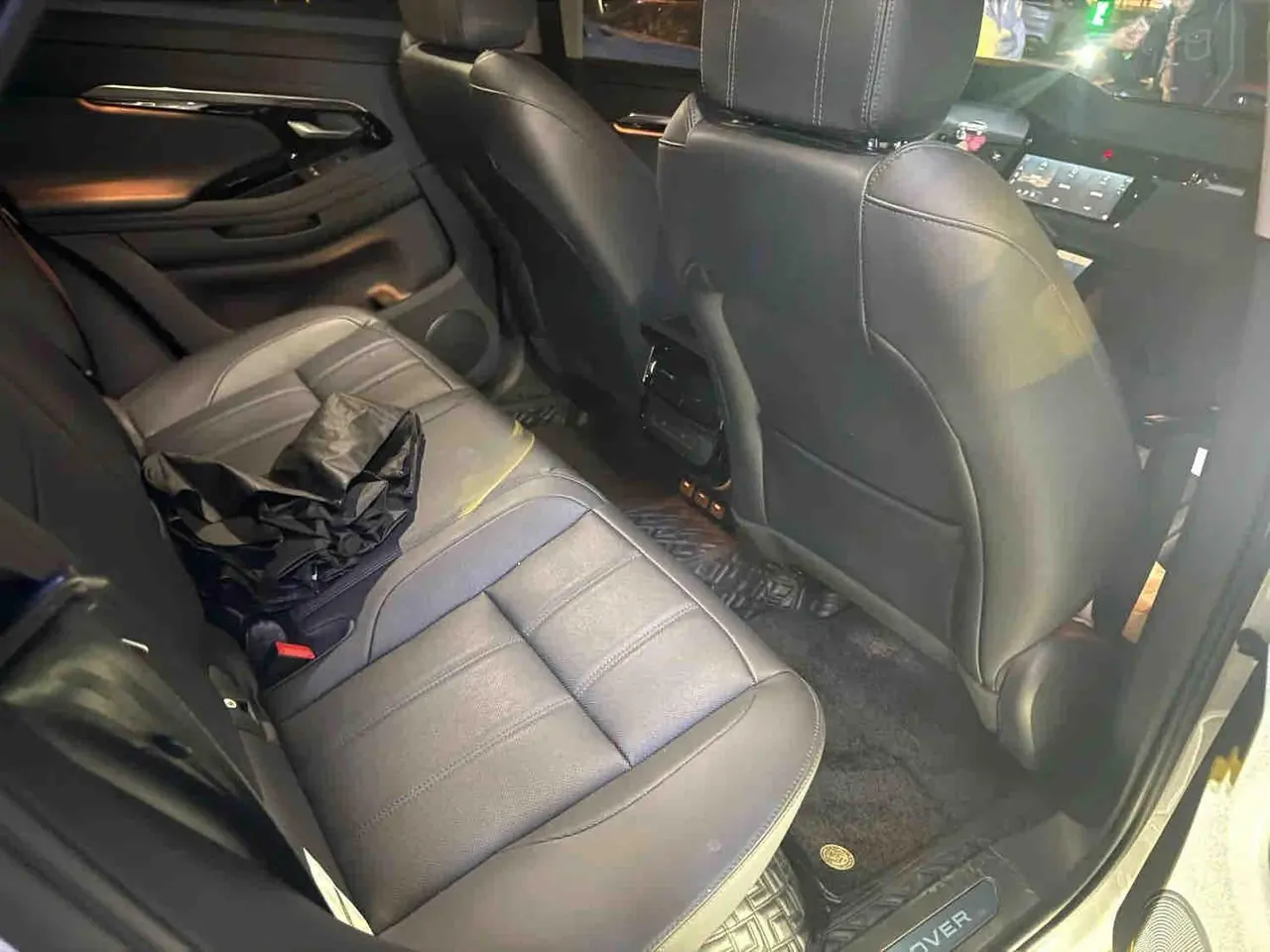 Land Rover 2023 Range Rover Aurora L 48V 2.0T 249PS Deluxe Automatic Gear 4