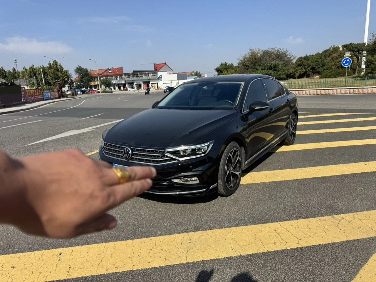打开图片灯箱:Volkswagen 2023 Magotan 2.0TSI 330TSI 2 million Commemorative Edition Leading Automatic Gear