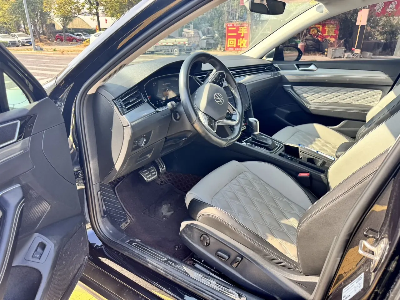 Volkswagen 2023 Magotan 2.0TSI 330TSI 2 million Commemorative Edition Leading Automatic Gear 8
