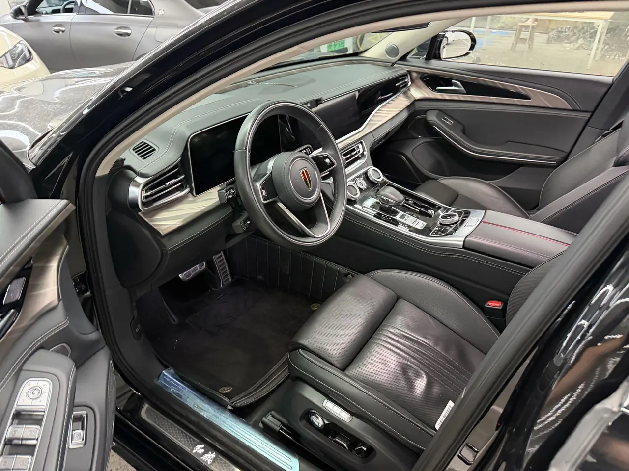 HongQi 2020 H9 48V 2.0T Zhilian Flag Edition Automatic Gear 2