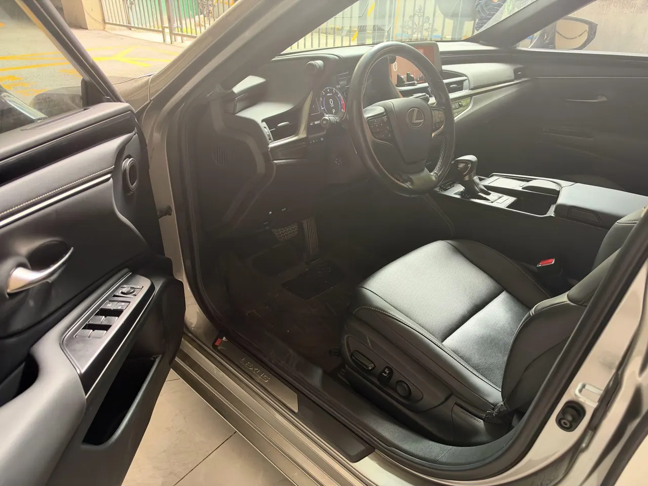 Lexus ES (Imported) 2020 ES200 2.0 Stepless Premium Edition Automatic Gear 3