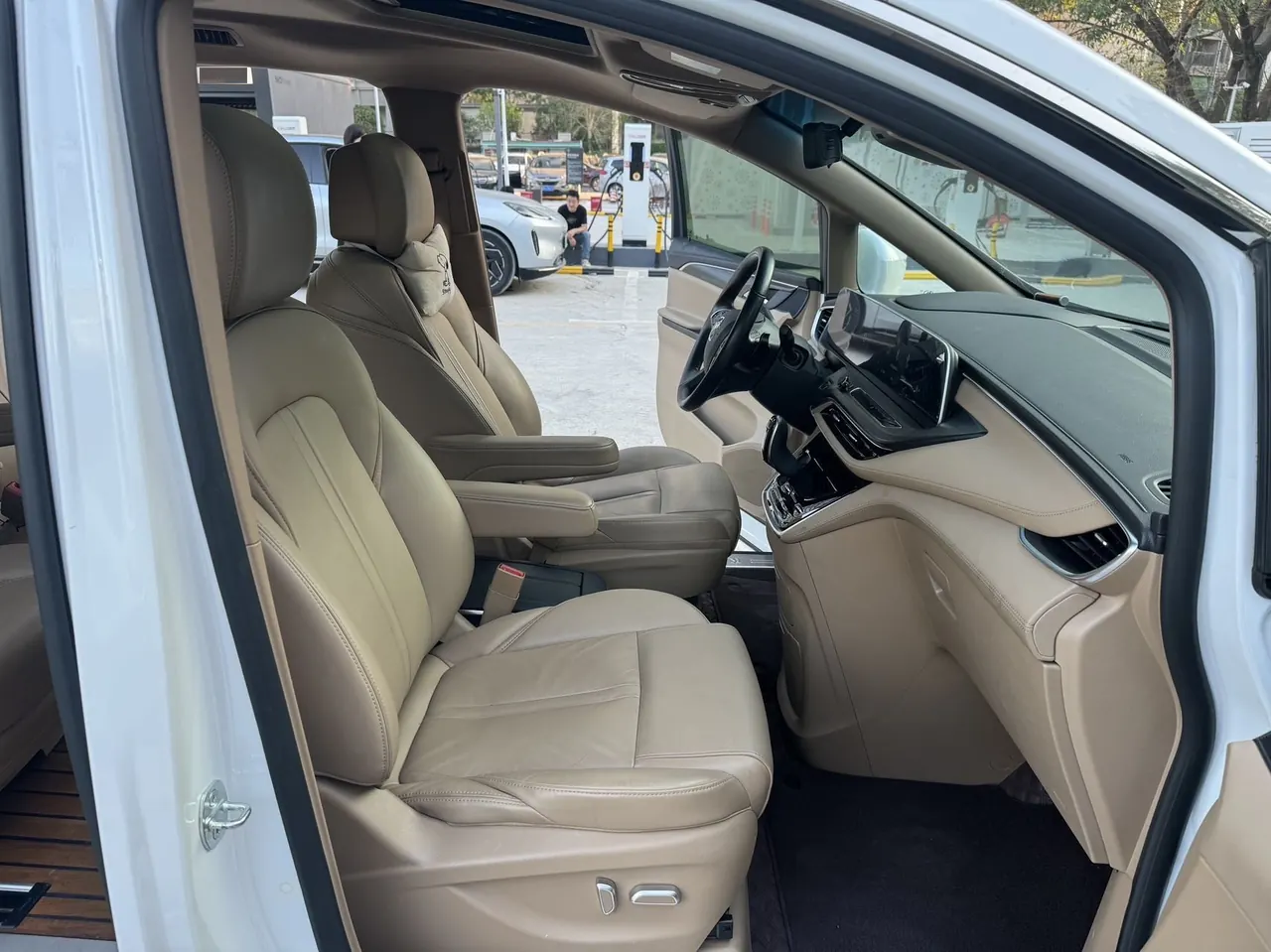 Buick 2021 GL8 ES Lu Zun 2.0T 653T Exclusive Automatic Gear 10