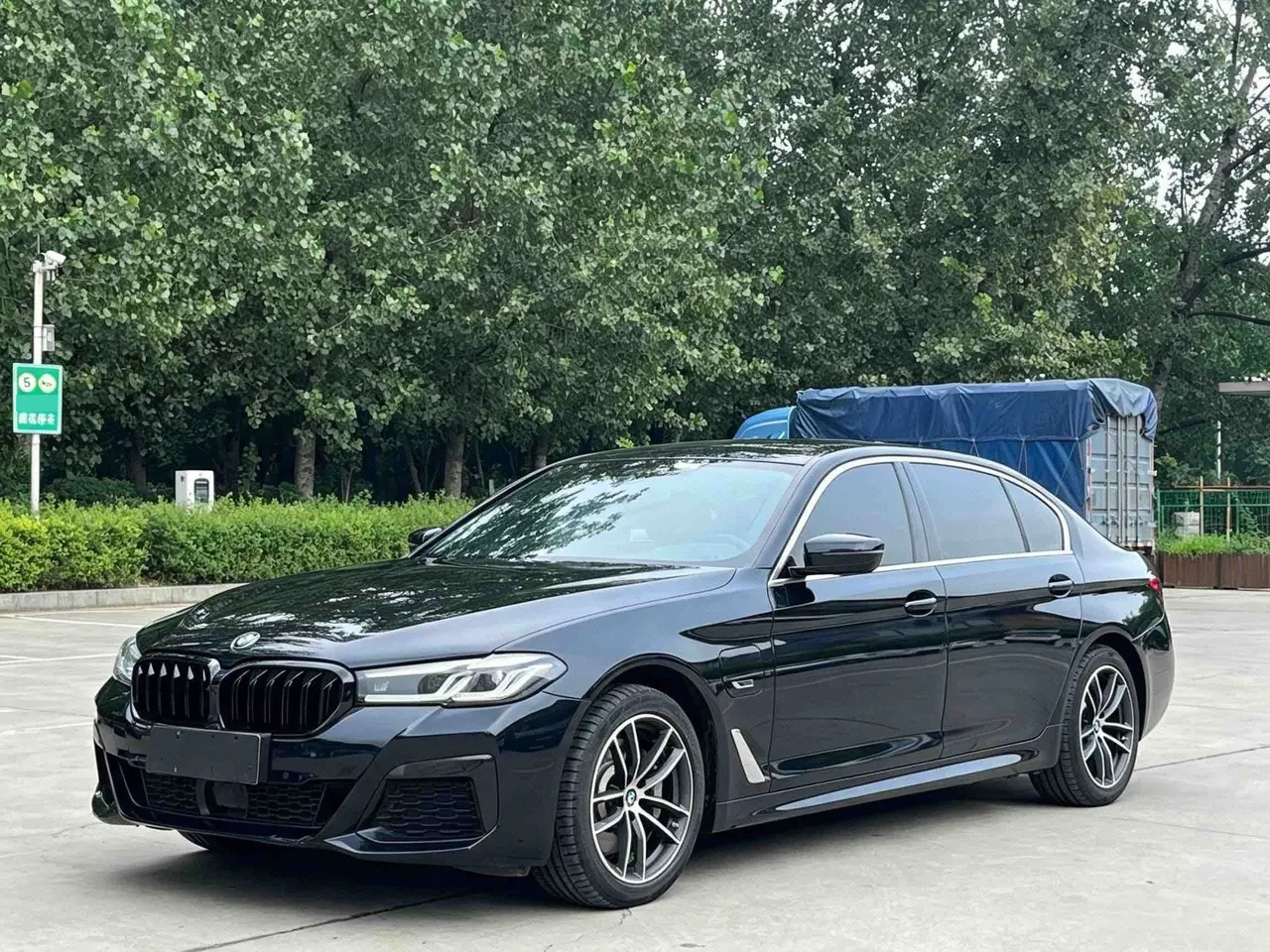 BMW 5 New Energy 2022 535Le 2.0T Pioneer Edition M Sports Suit Automatic Gear - View 1