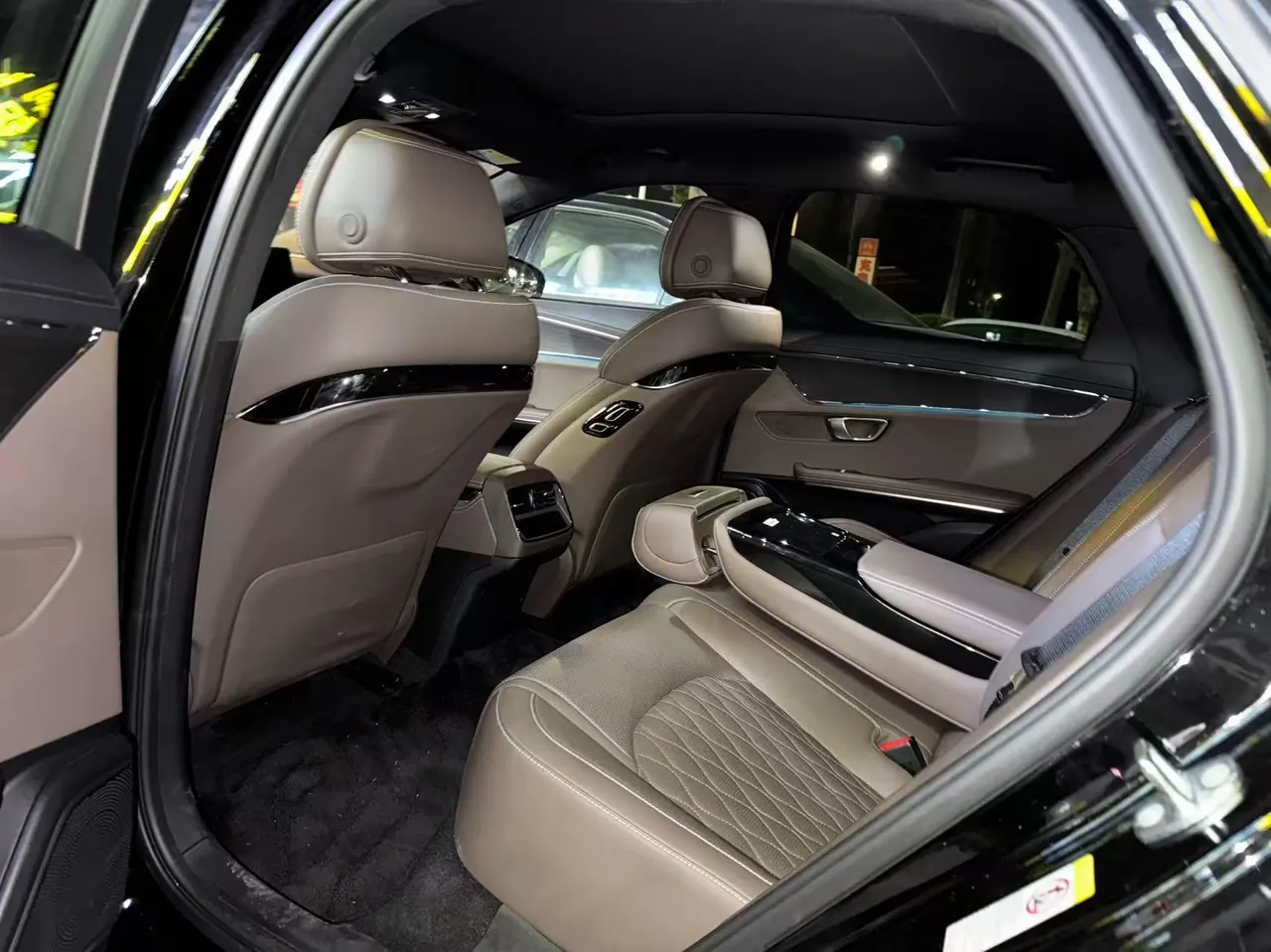 BYD 2020 Han four-wheel drive high-performance flagship automatic gear 3