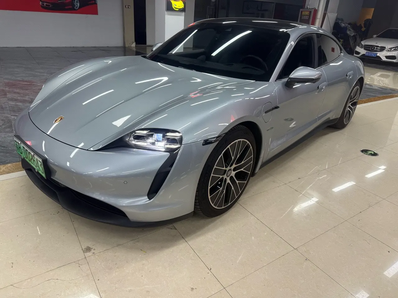 Porsche Taycan (Imported) 2020 Taycan Taycan Automatic - View 1