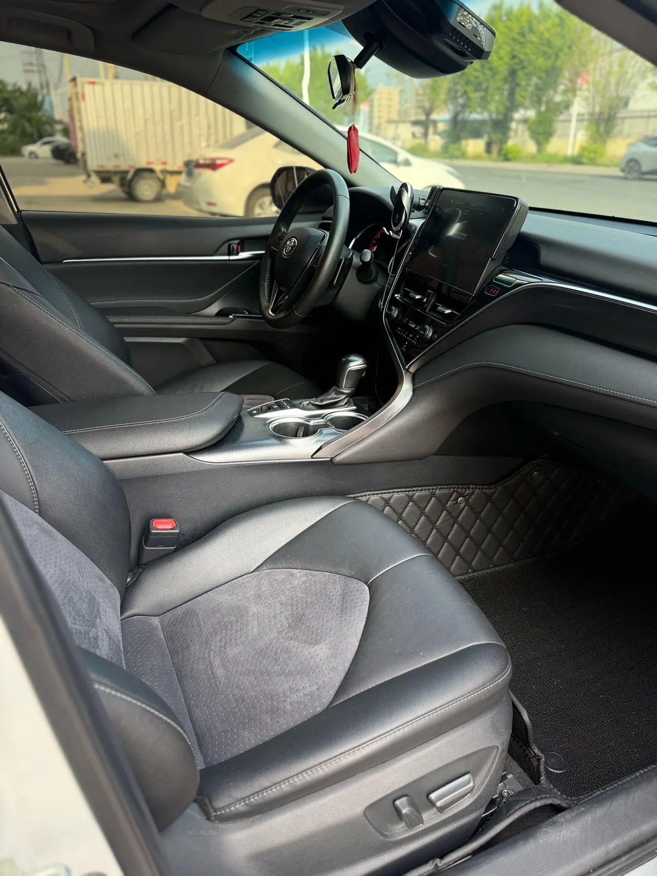Toyota 2022 Camry 2.0S Stepless Knight Edition Automatic Gear 5