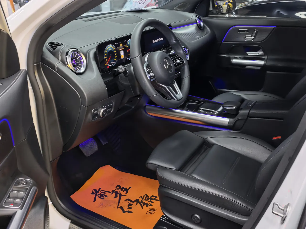 Mercedes Benz 2020 GLA 200 1.3T automatic gear 3