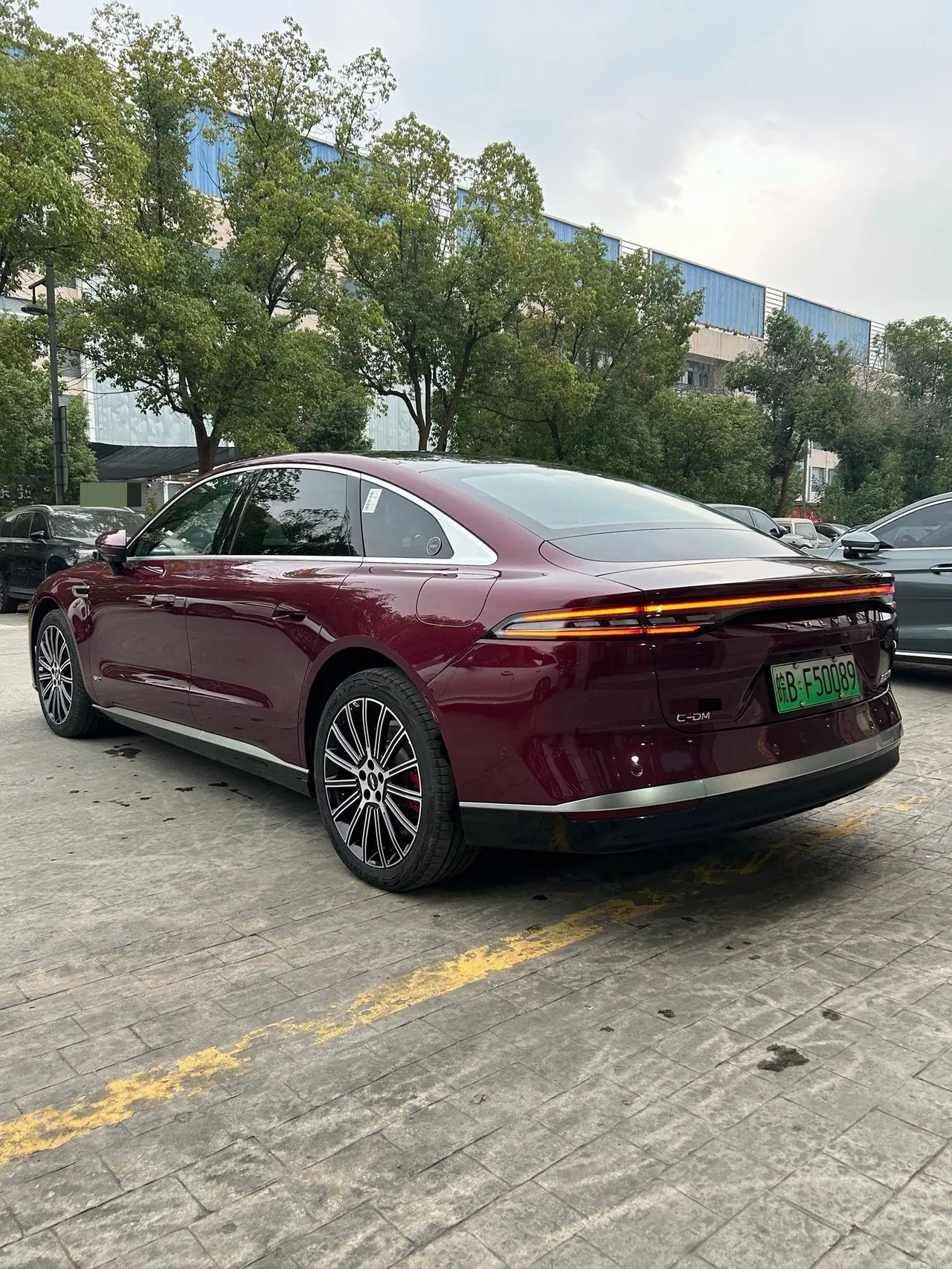 Chery 2025 Fengyun A9L 1.5T Four-wheel Drive High Energy Peak Edition Automatic Gear 8