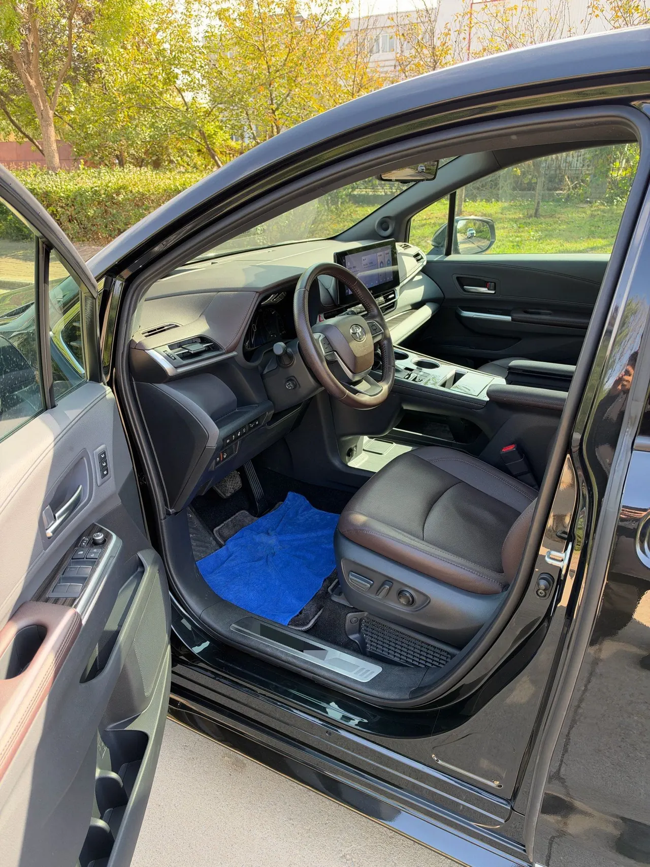 Toyota 2021 Sana 2.5 Stepless Platinum Edition Automatic Transmission 13