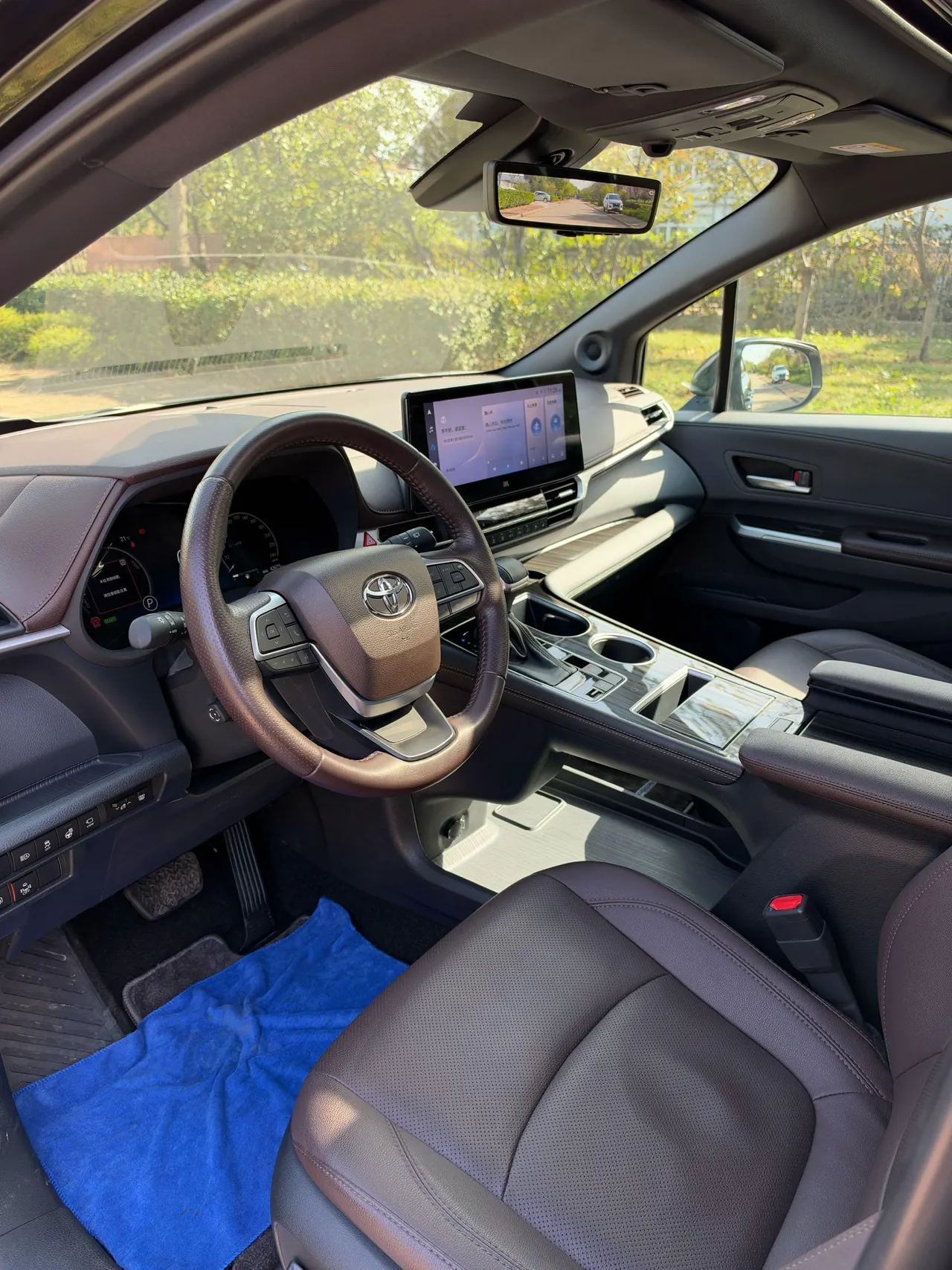 Toyota 2021 Sana 2.5 Stepless Platinum Edition Automatic Transmission 2