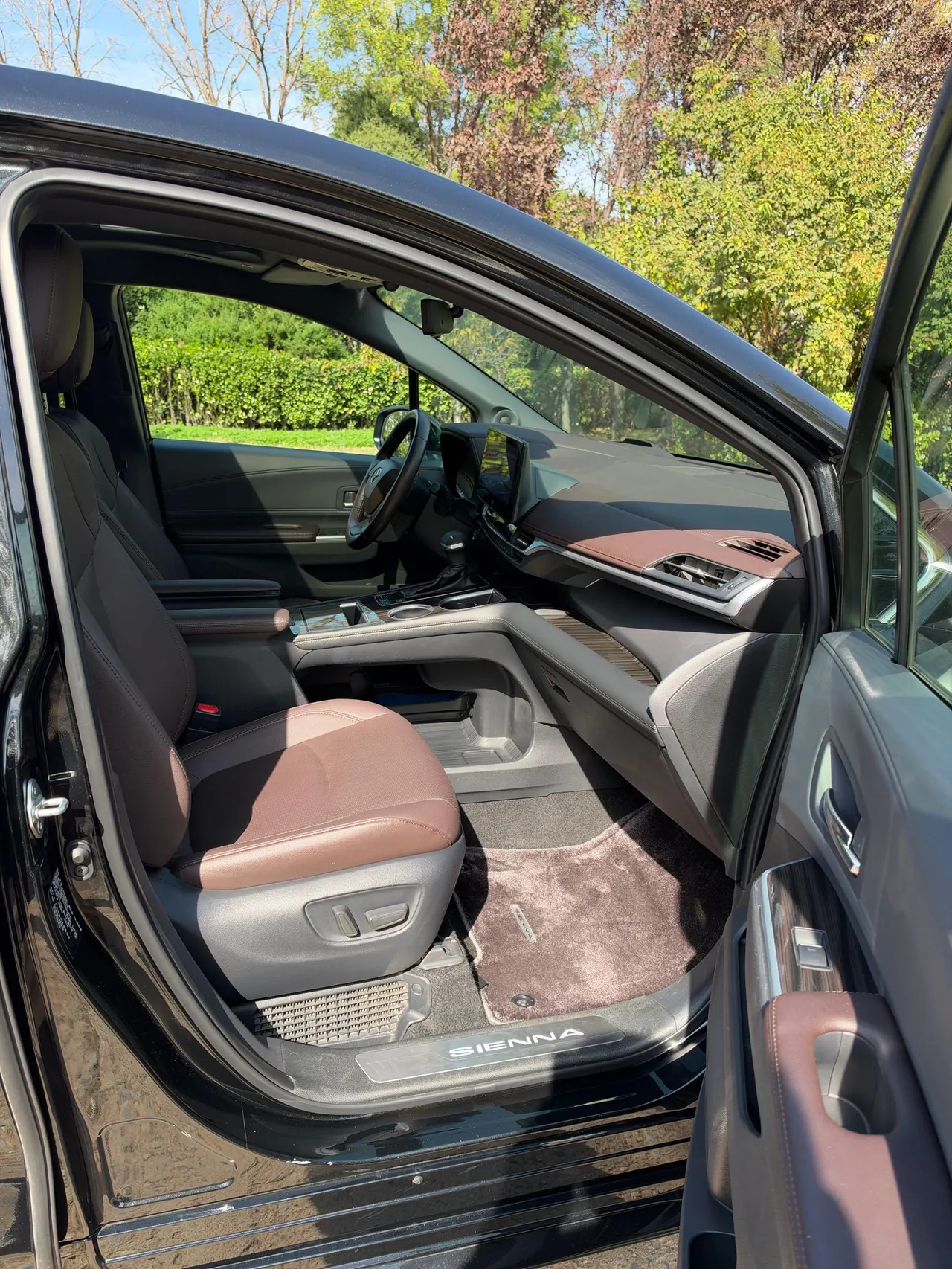 Toyota 2021 Sana 2.5 Stepless Platinum Edition Automatic Transmission 3