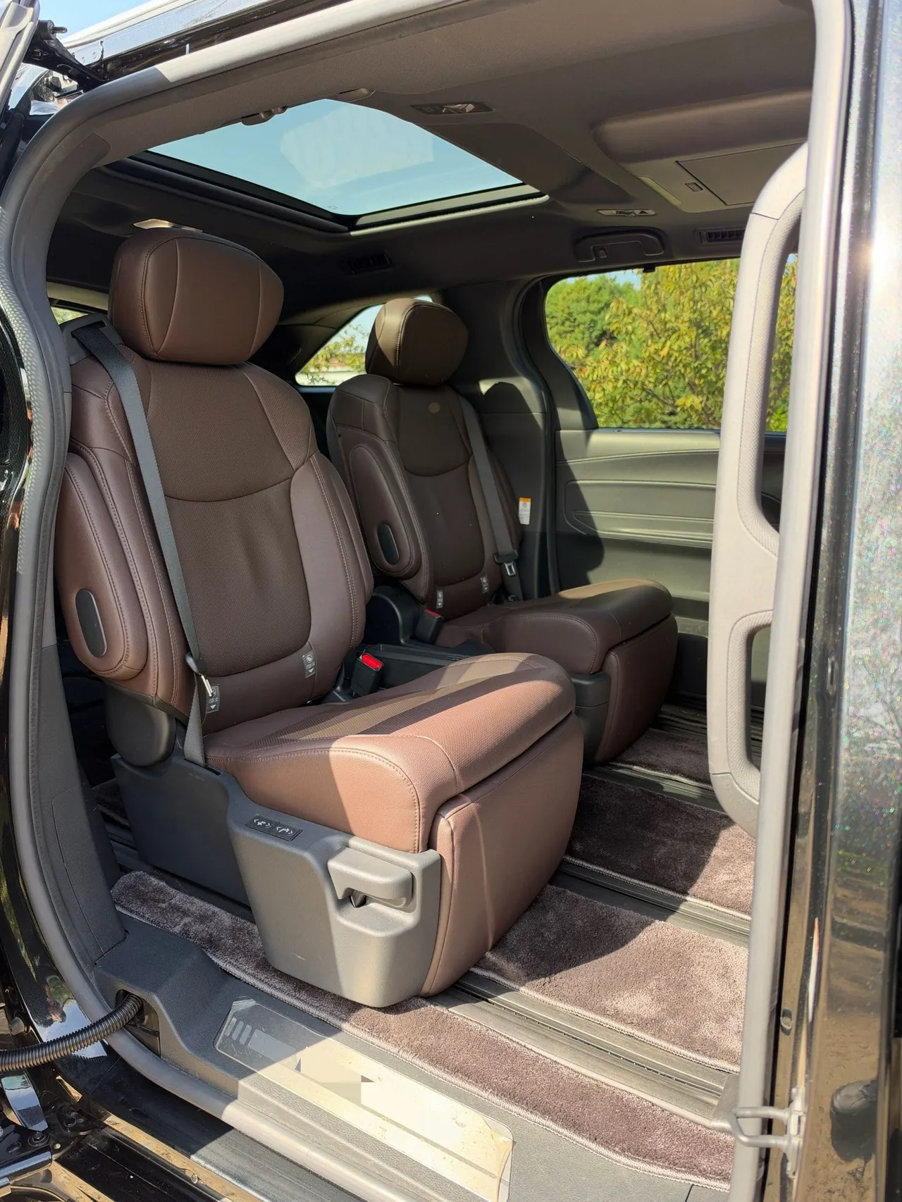 Toyota 2021 Sana 2.5 Stepless Platinum Edition Automatic Transmission 8