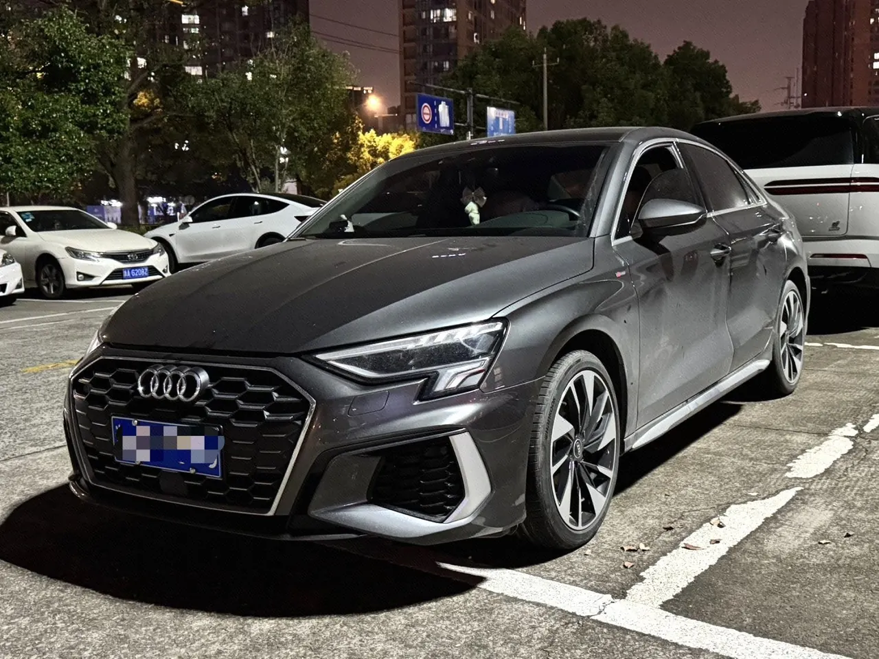 Открыть галерею: Audi 2024 A3L Limousine 1.4TFSI 35TFSI Fashion Sports Automatic