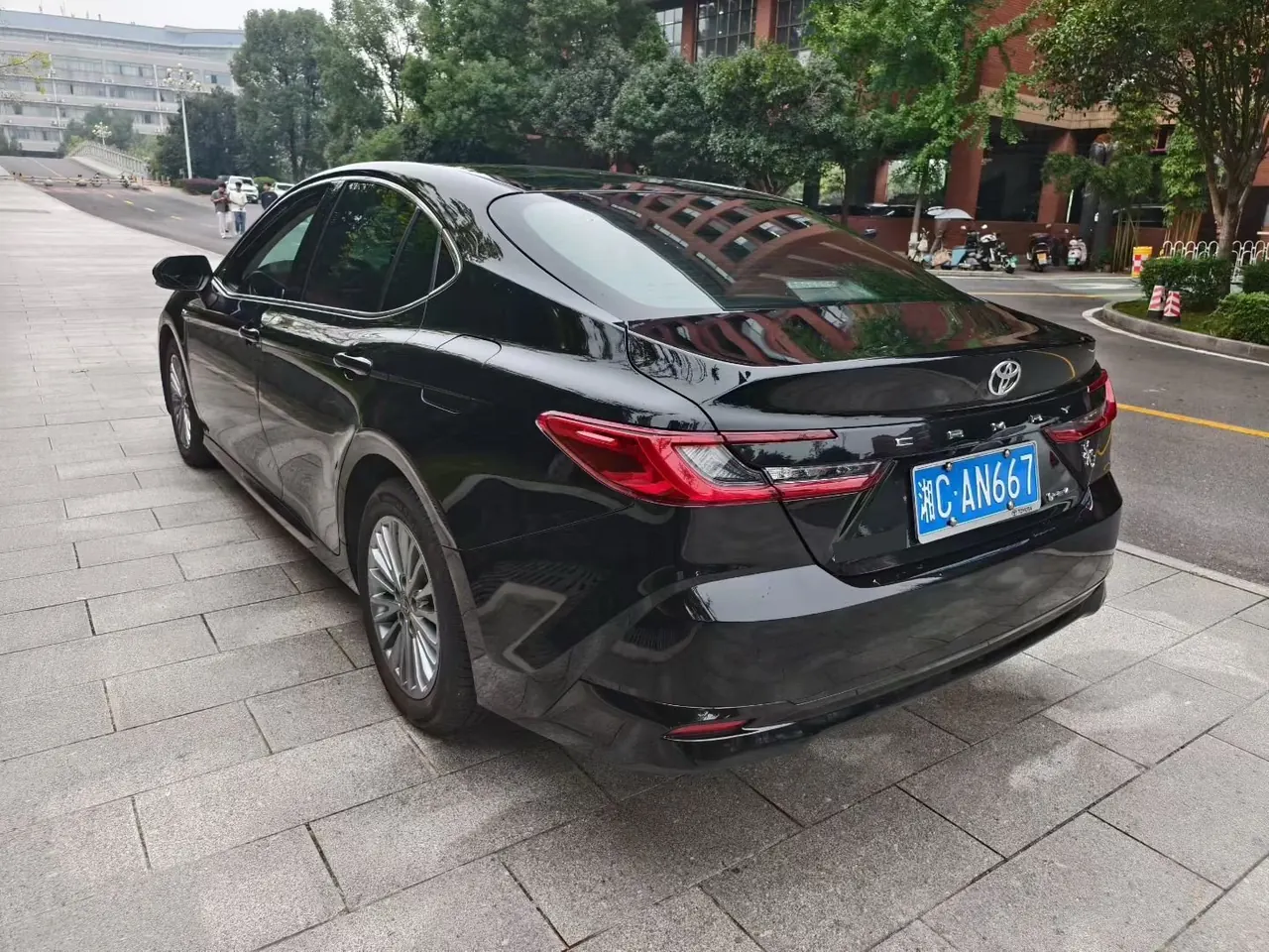 Toyota 2024 Camry Dual Engine 2.0HE Stepless Elite Automatic Gear 9