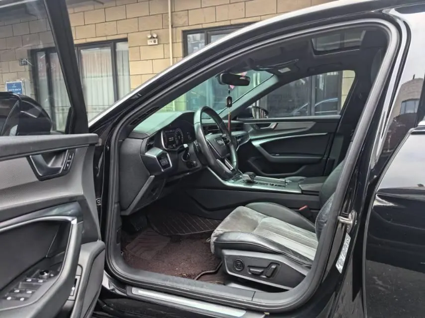 Audi 2020 A6L 2.0TFSI 40TFSI Deluxe Dynamic Automatic 2
