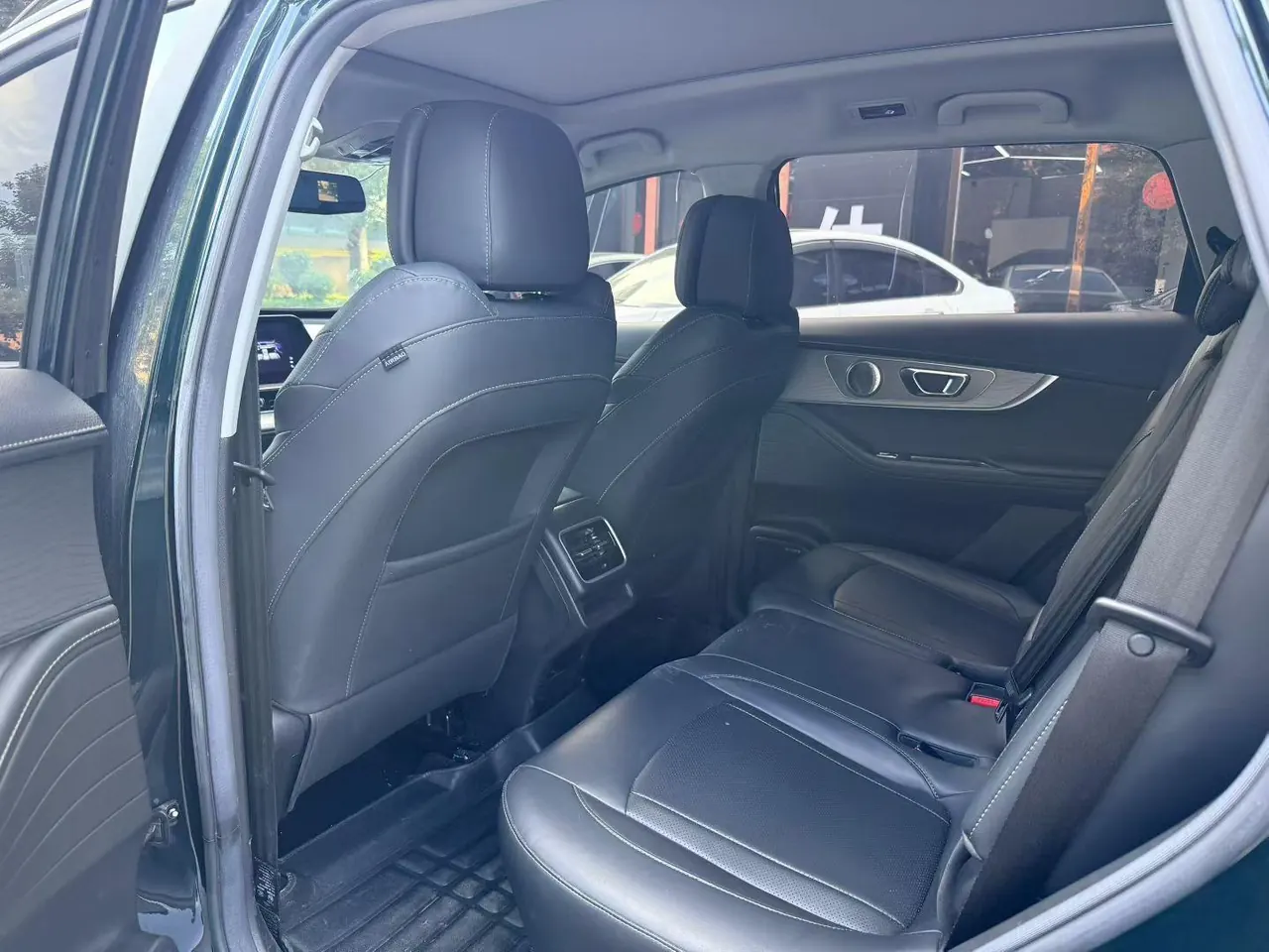 Chery 2022 Ruihu 8 PRO 1.6T 290T Two-Drive Sky Edition 7-seat Automatic Gear 6