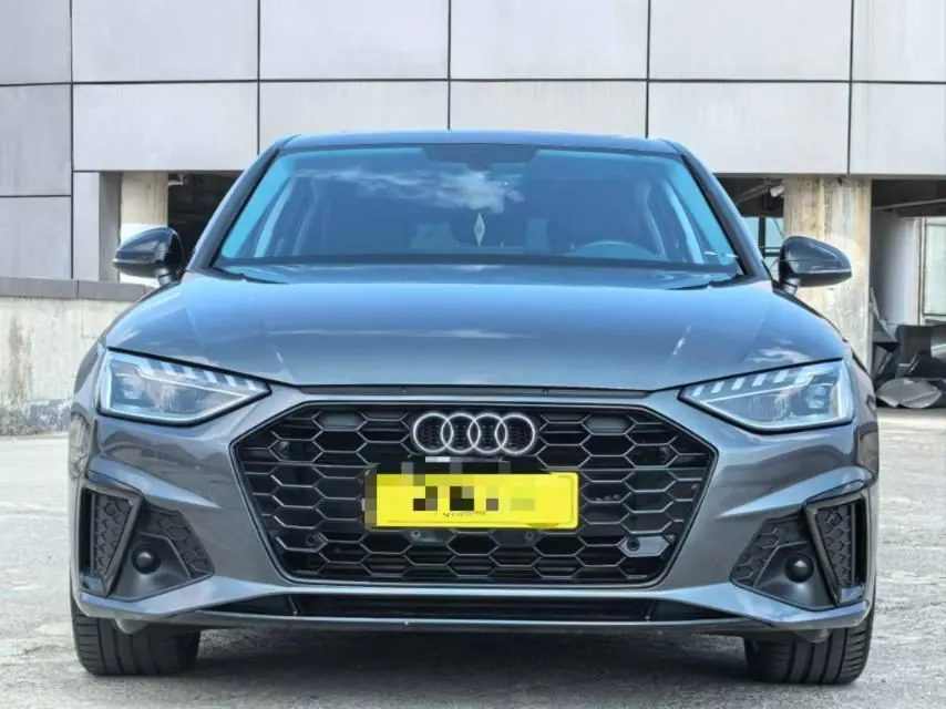 Audi 2022 A4L 2.0TFSI 40TFSI Deluxe Dynamic Automatic 3