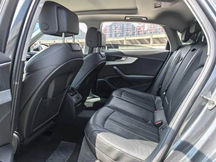 Audi 2022 A4L 2.0TFSI 40TFSI Deluxe Dynamic Automatic 6