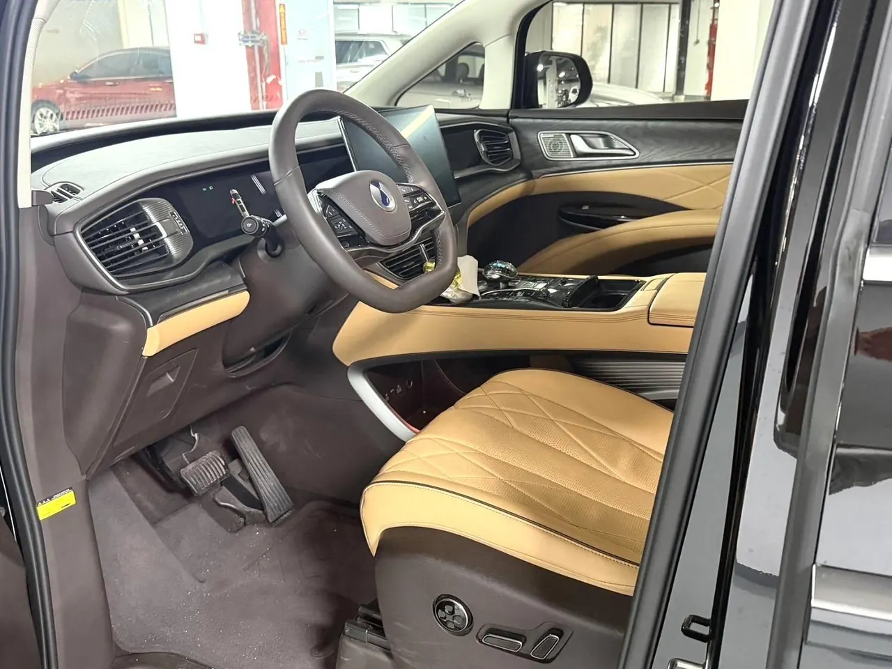 Denza 2024 Denza D9 DM-i 1.5T stepless 980 four-wheel drive flagship automatic gear 4