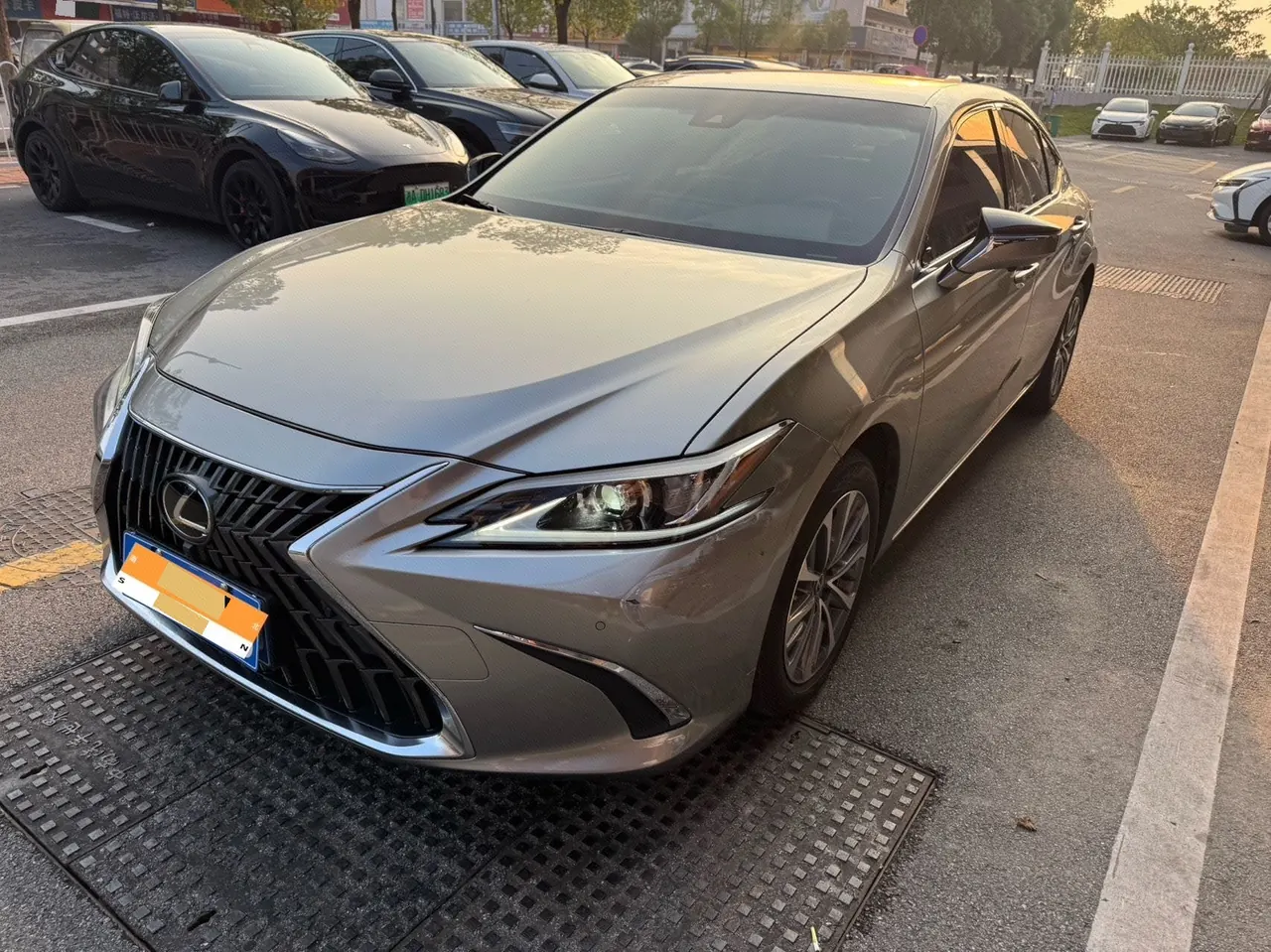Открыть галерею: Lexus ES (Imported) 2022 ES200 2.0 Stepless Premium Edition Automatic Gear