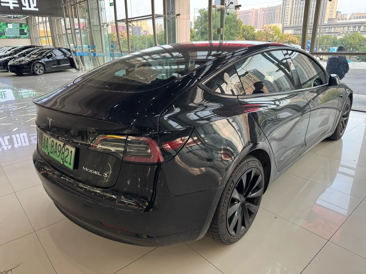Tesla 2022 Model 3 rear-wheel drive version of automatic transmission 4