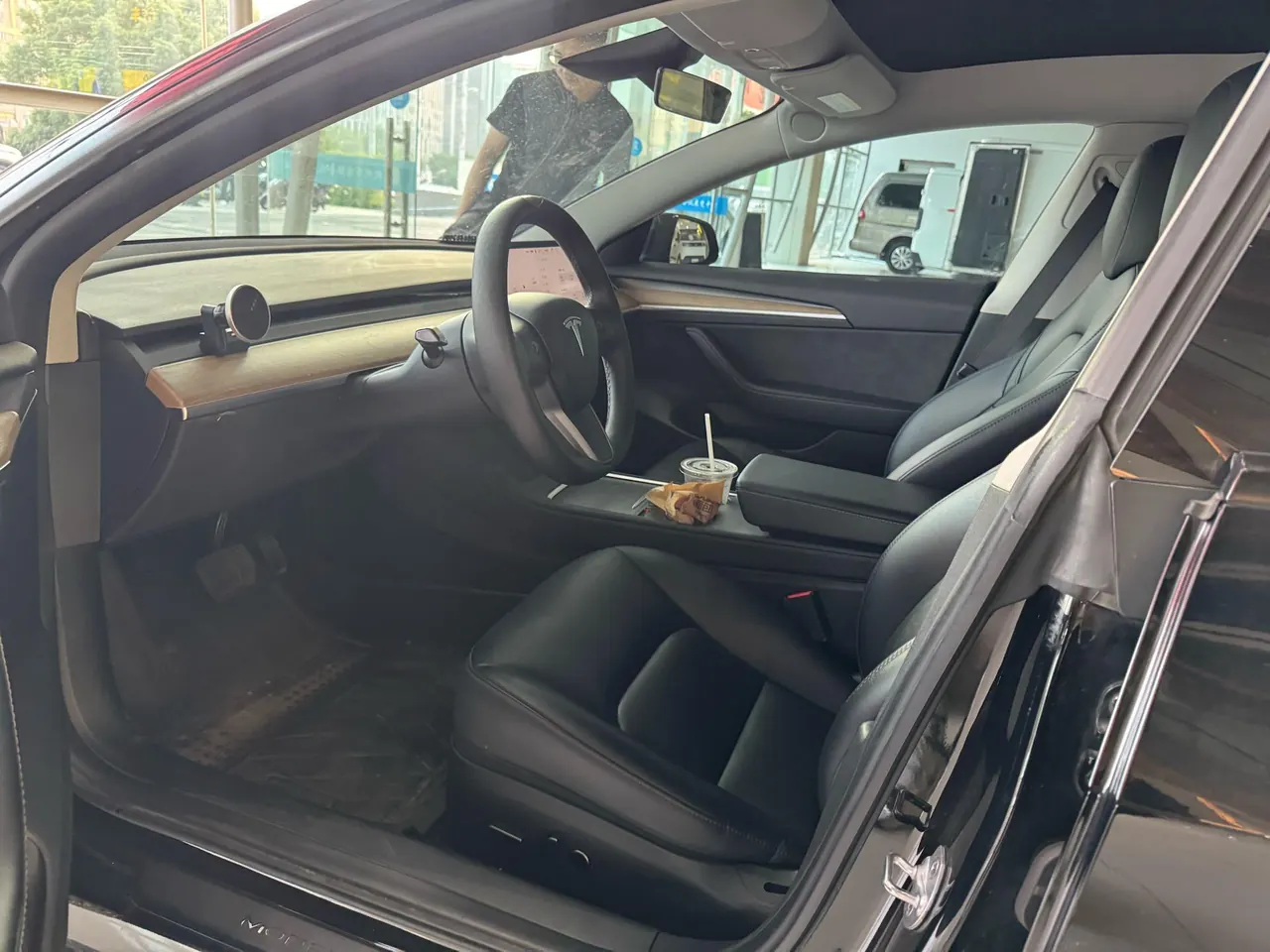 Tesla 2022 Model 3 rear-wheel drive version of automatic transmission 5