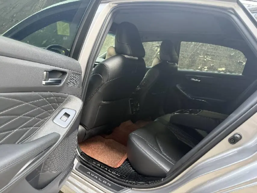 Toyota 2023 Asian Dragon 2.5 Touring Premium Edition Automatic 3