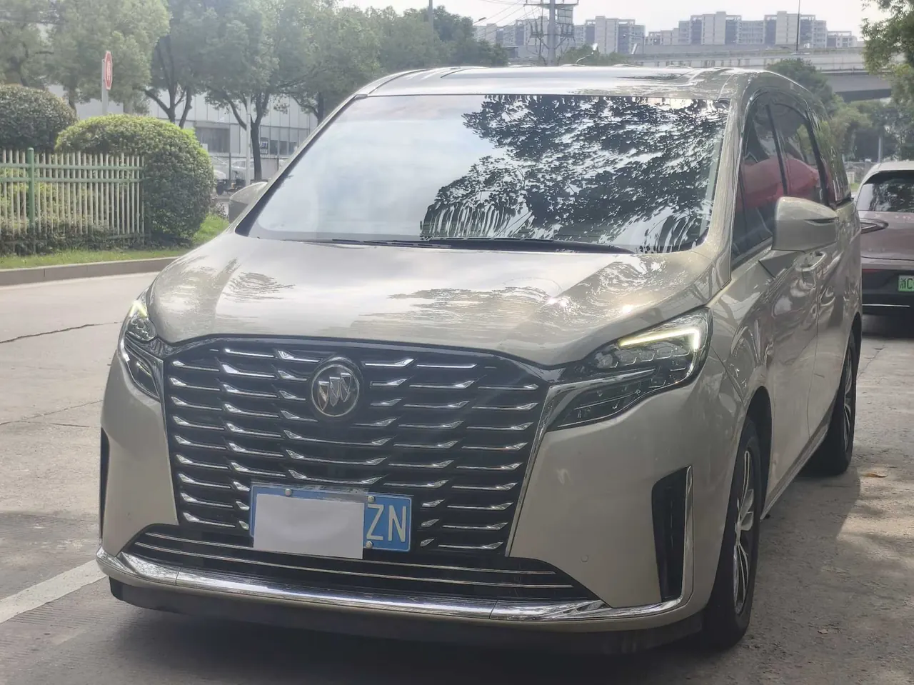 Buick 2022 GL8 ES Lu Zun 2.0T 653T Comfortable Automatic Gear 2