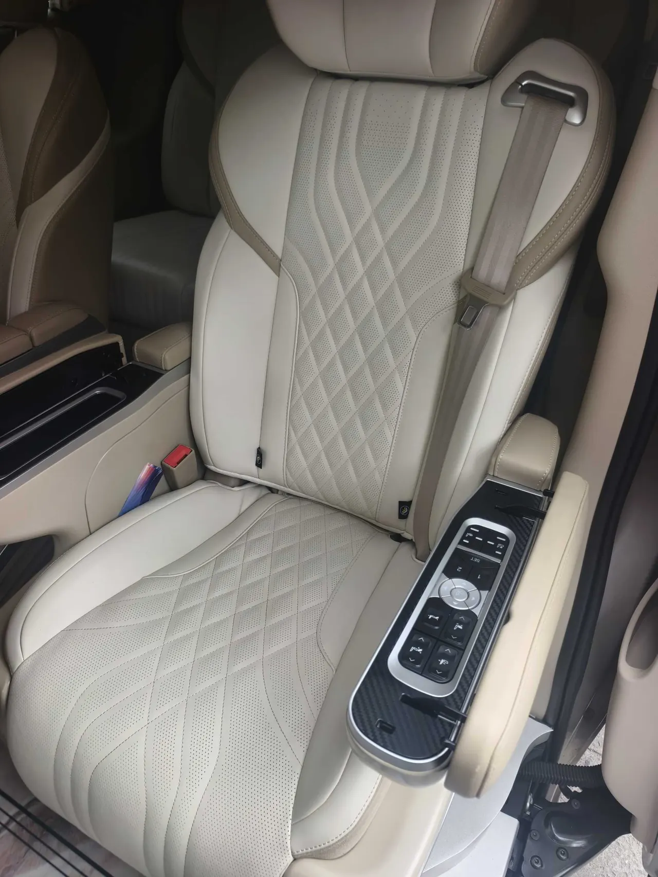 Buick 2022 GL8 ES Lu Zun 2.0T 653T Comfortable Automatic Gear 8