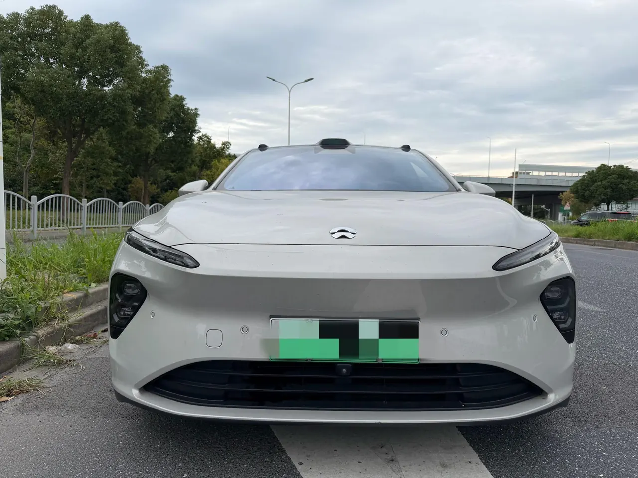 NIO 2023 ET7 75kWh automatic gear 2
