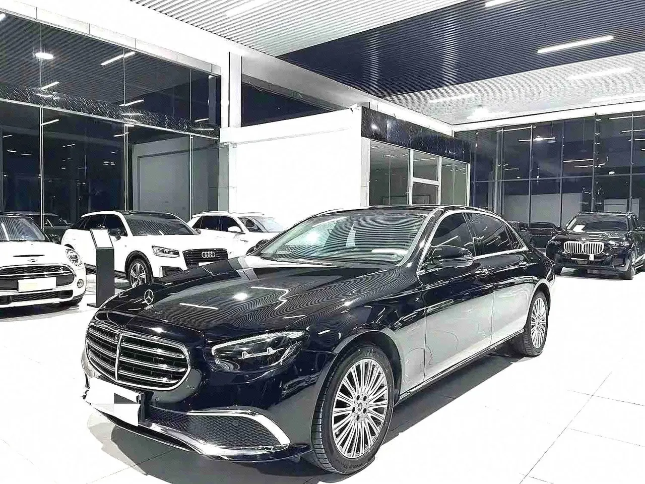 打开图片灯箱:Mercedes Benz E Class 2022 E 300 L 2.0T Fashion (Change 2) Automatic Gear