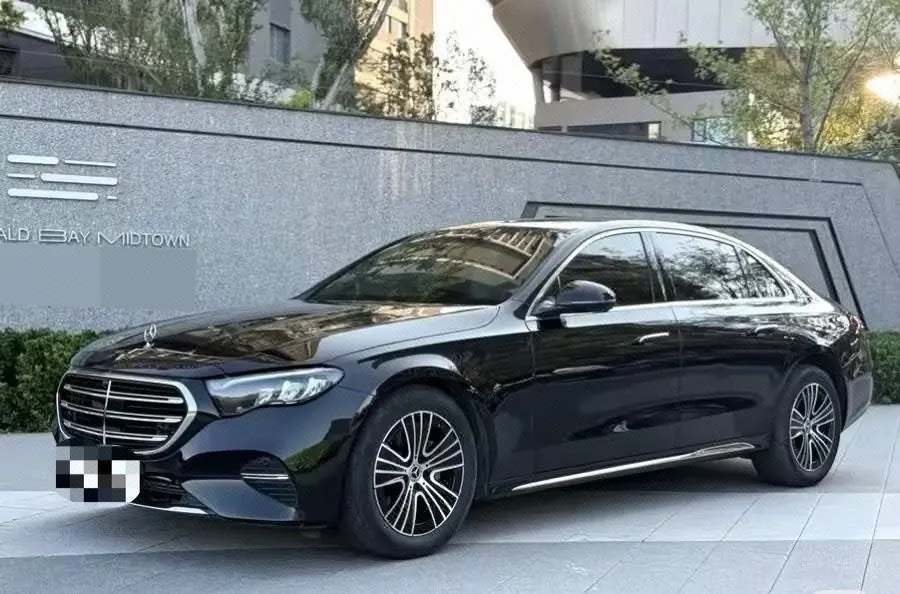 Open image lightbox: Mercedes Benz E Class 2024 E 260 L 48V 2.0T (modified) automatic gear