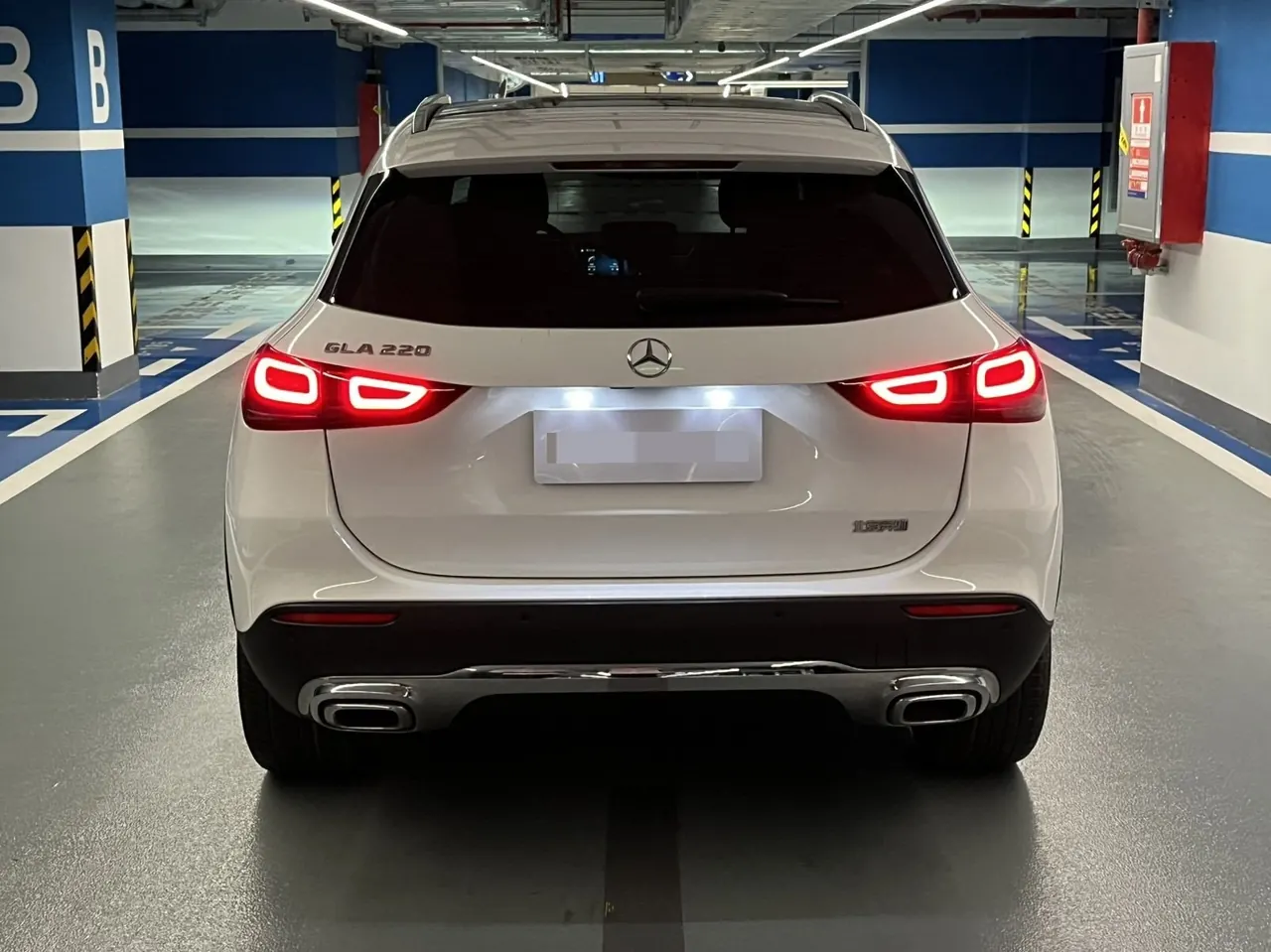 Mercedes Benz 2023 GLA 220 2.0T automatic gear 7