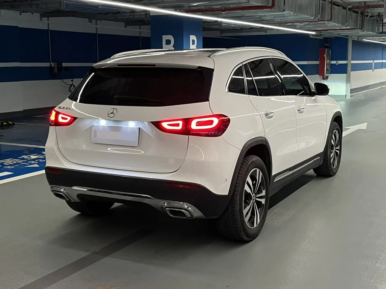 Mercedes Benz 2023 GLA 220 2.0T automatic gear 8