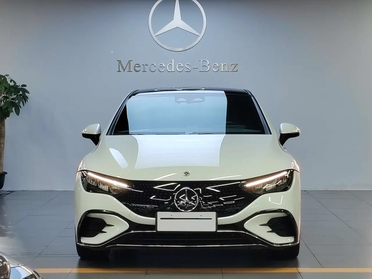 Mercedes Benz 2022 EQE 350 EQE 350 Deluxe Edition Automatic 2