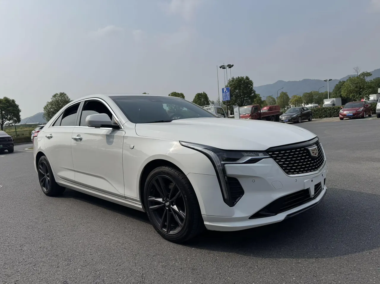 Cadillac 2022 CT4 2.0T 28T luxury automatic gear 3