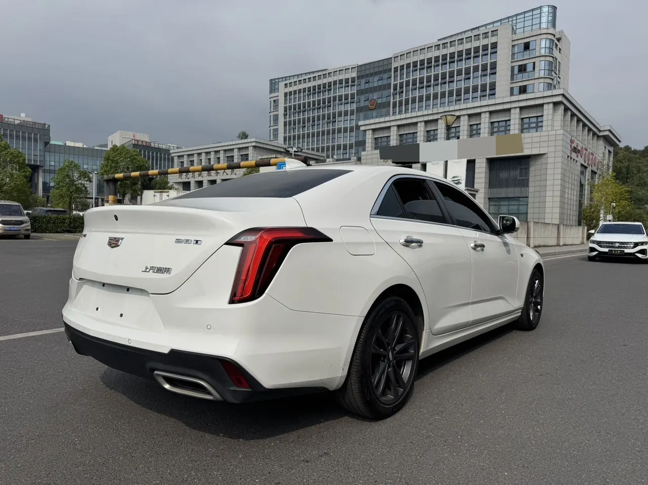 Cadillac 2022 CT4 2.0T 28T luxury automatic gear 5
