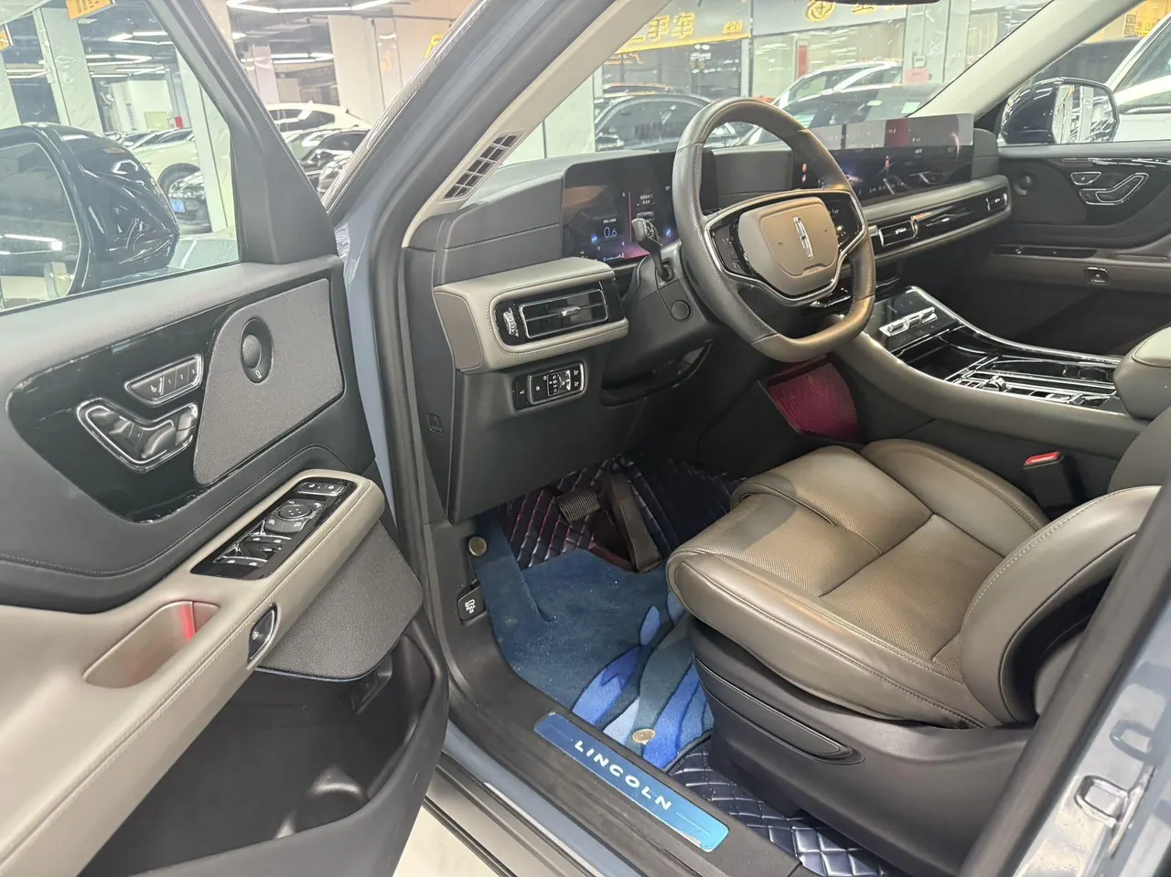 Lincoln 2024 Aviator 3.0T V6 4-wheel Luxury Edition 6-seat Automatic Gear 3