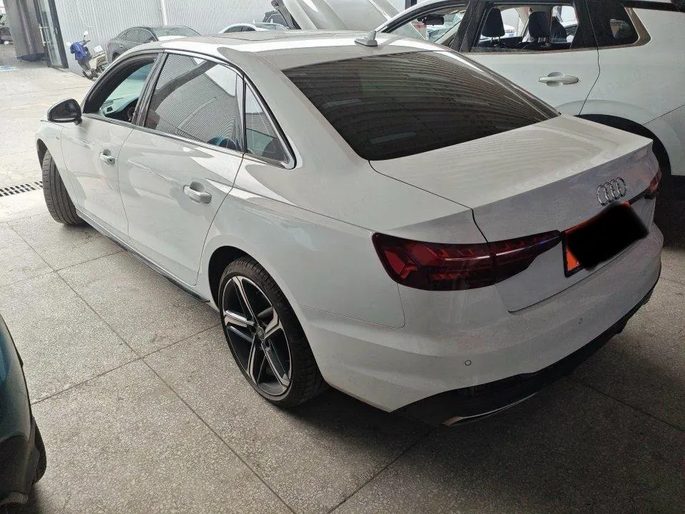 Audi 2024 A4L 2.0TFSI 40TFSI Deluxe Dynamic Automatic 3